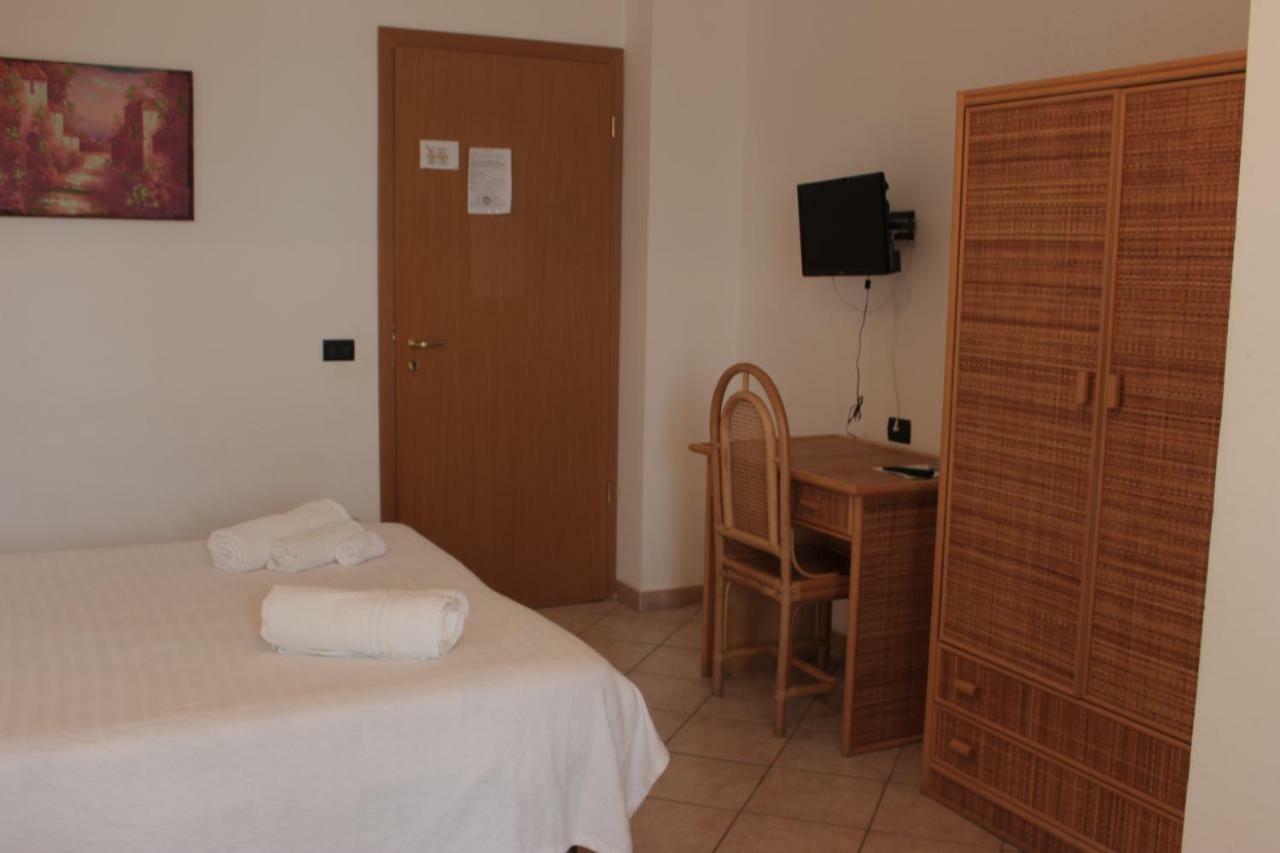 Albergo Il Terrazzino Vibo Valentia Marina Exterior photo